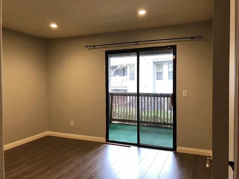 15008 Avenida Venusto — Photo 11