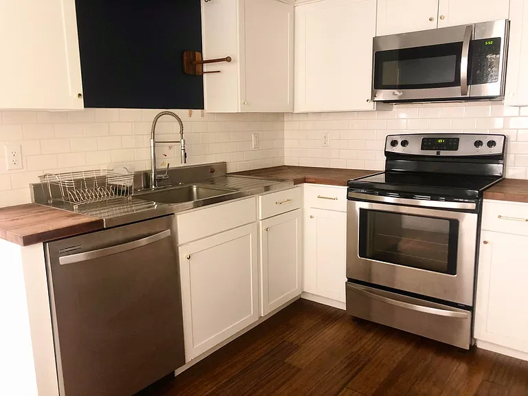 1213 E State St — Photo 8