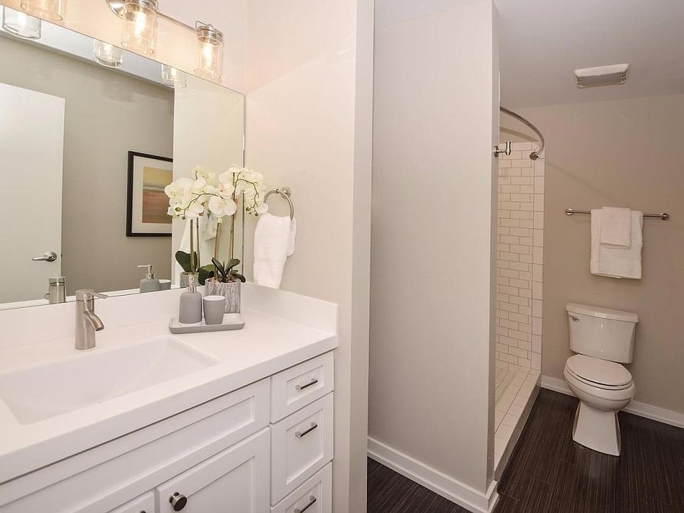Modern bathroom