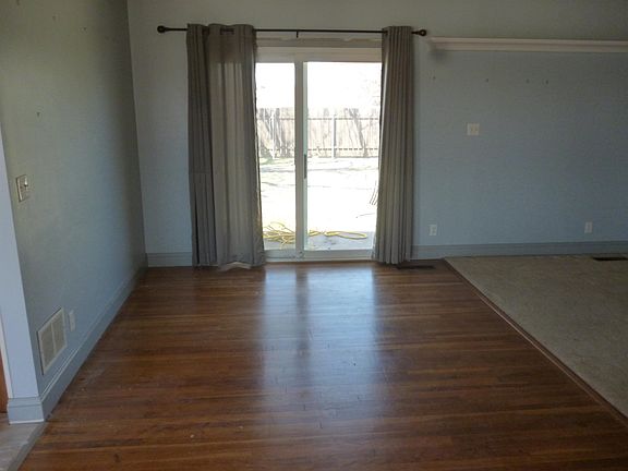2nd image of 2109 6th Ave