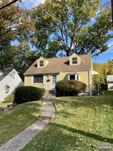 51 Cleveland Ave, Hasbrouck Heights, NJ, 07604