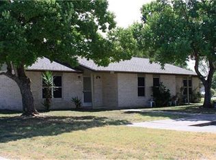 1200 Meadow Park, Lockhart, TX 78644