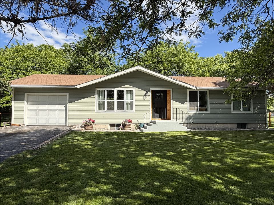 1st image of 3 Howells Ln