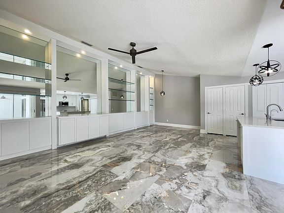 4th image of 6503 Geminata Oak Court