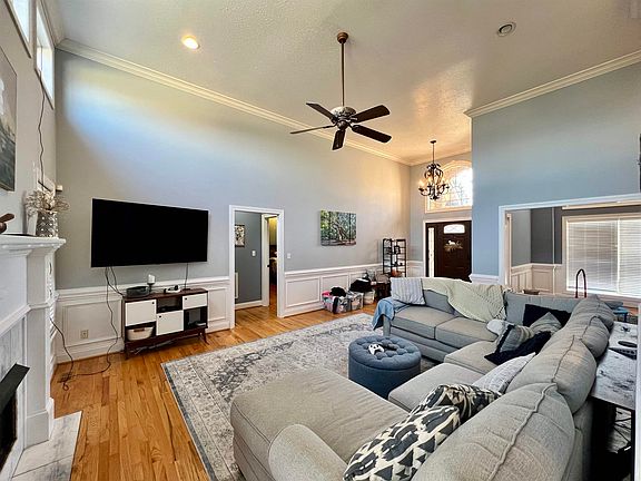 4th image of 515 Blackstone Dr