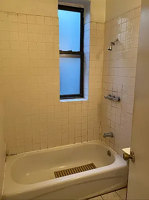 Rented by EXR | media 10