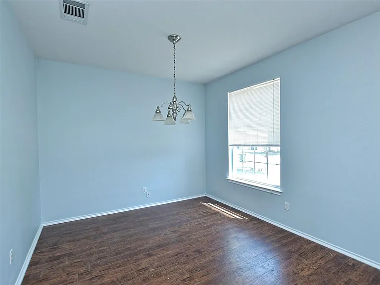 303 Banner Ave — Photo 6