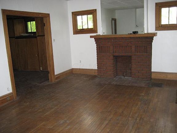 4th image of 2388 Cleveland Ave