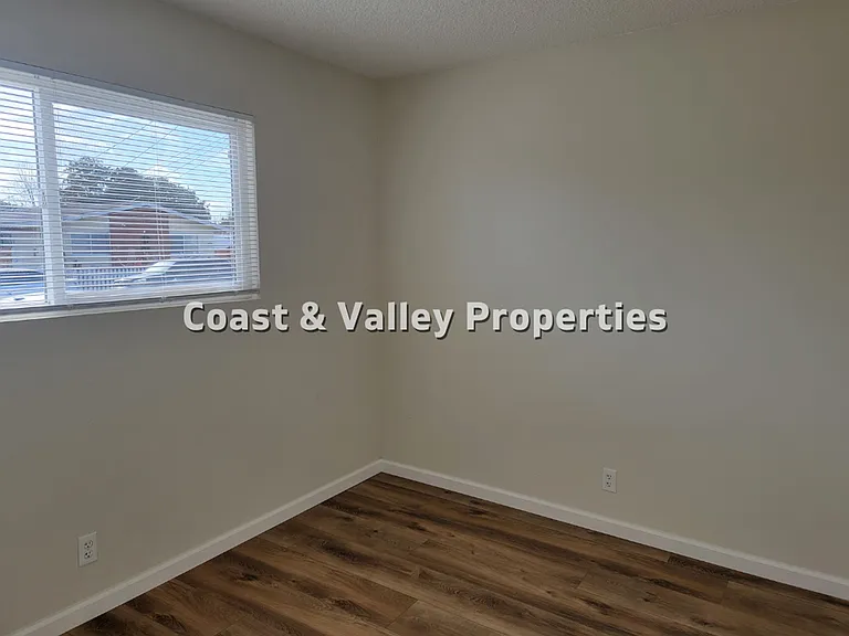 281 Katherine Ave — Photo 7