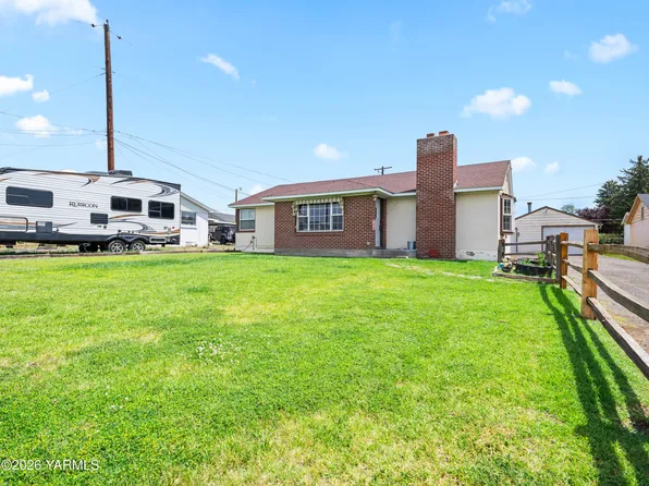 423 S 41st St, Yakima, WA 98901