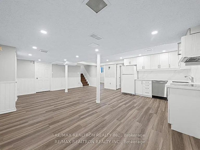162 Walton Dr #BASEMENT — Photo 10