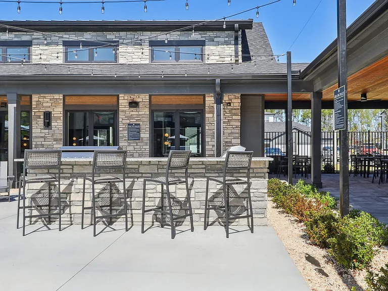 The Liliana Apartment Homes — Photo 13