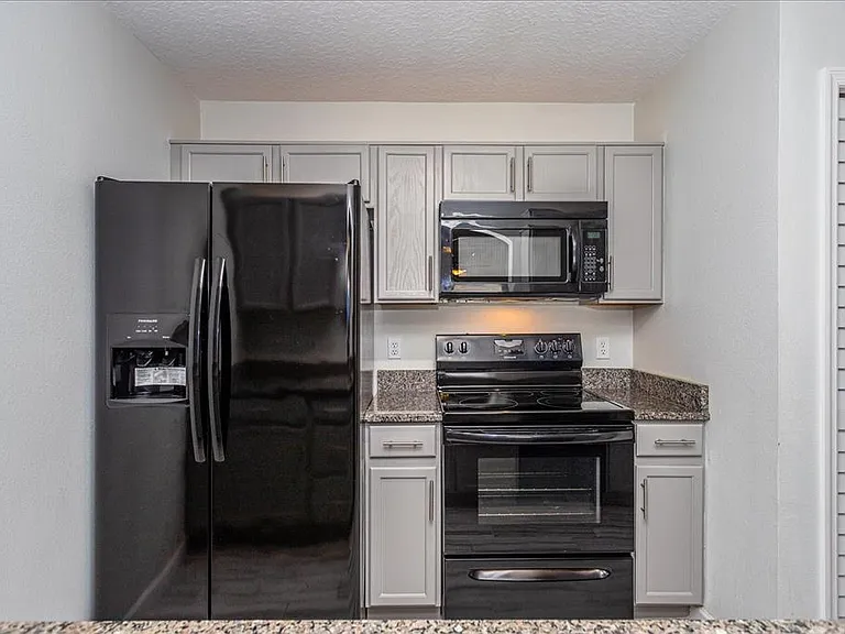 3940 Southpointe Dr #316 — Photo 4