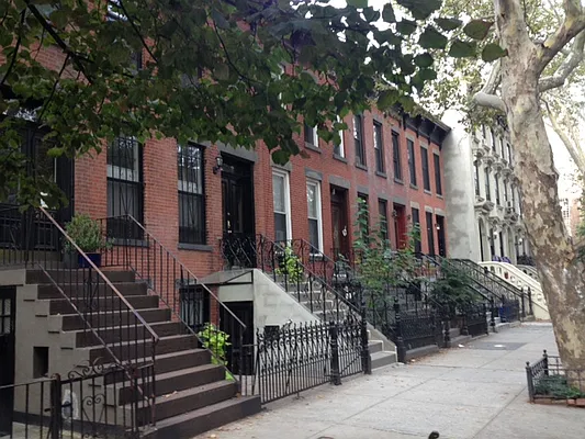 Rented by Halvatzis Realty | media 14