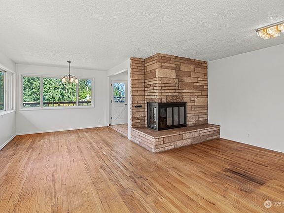 5th image of 156 Woodale Drive