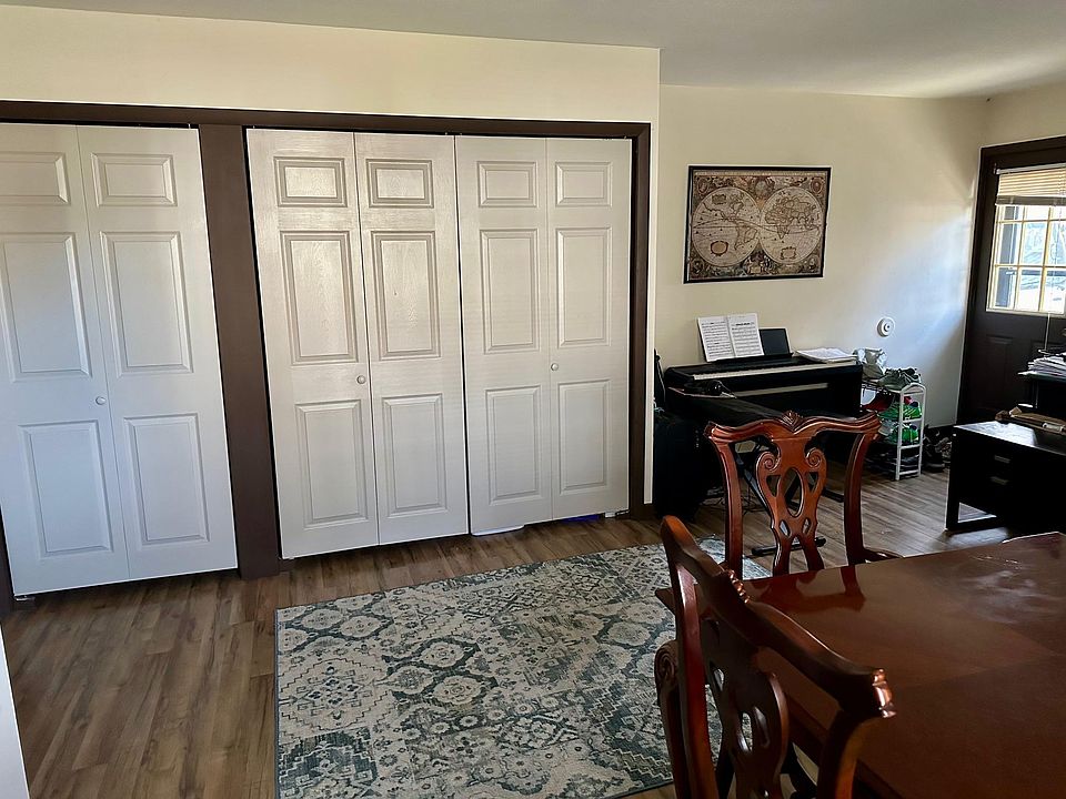 2nd image of 34 Lock St Unit R-12