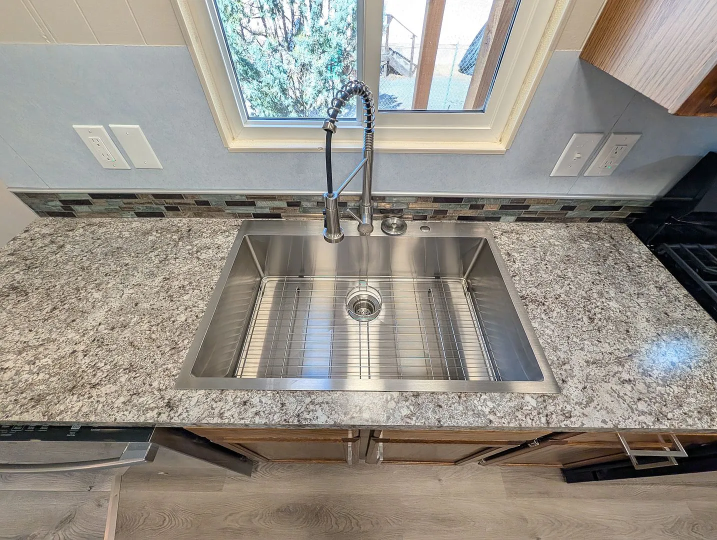 Available Now, beautifully remodeled home 3 bed 2 bath located in Sun Valley — Photo 3