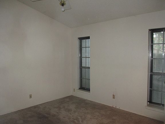 4th image of 3608 W Ohio Ave