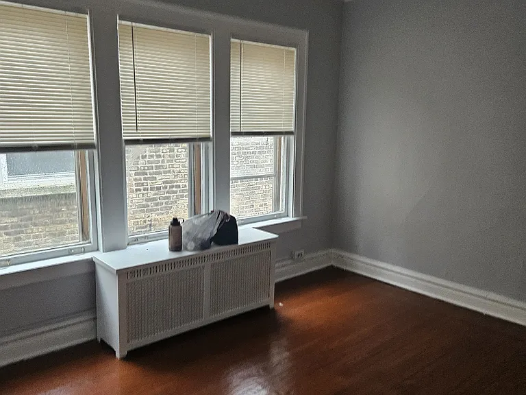 10918 S Vernon Ave — Photo 22