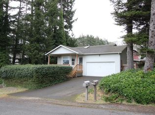 2702 NW Mast Ave, Lincoln City, OR 97367