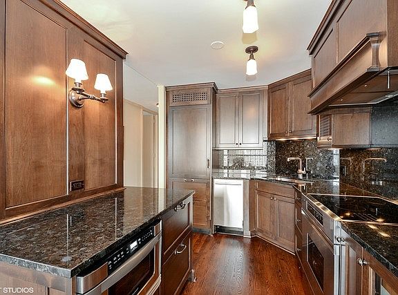 4th image of 405 N Wabash Ave Unit 3610