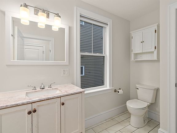 5th image of 21 Peverell St Unit 1