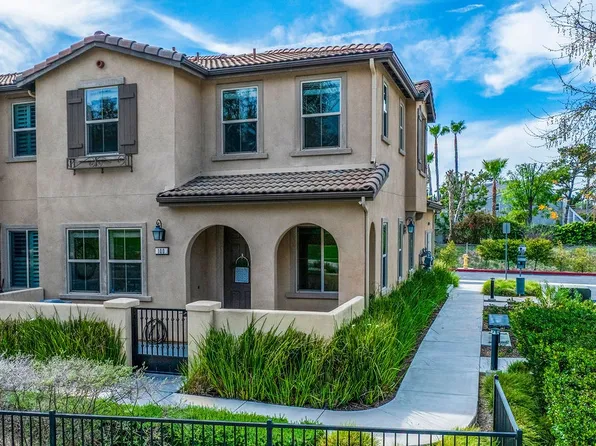 100 S Auburn Heights Ln, Anaheim, CA 92807