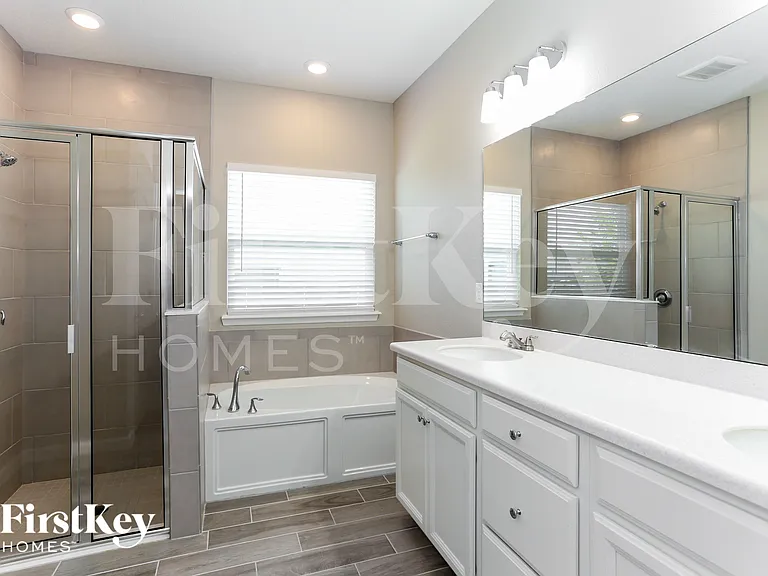 1633 Mathews Manor Dr — Photo 11