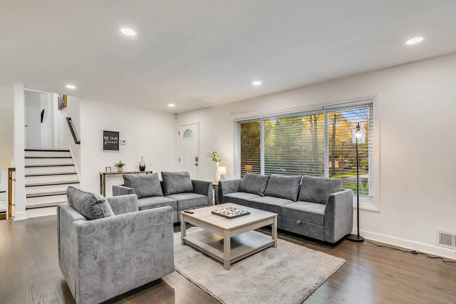 5 bed, 2.0 bath, 2798 sqft, $3,078 — Photo 1
