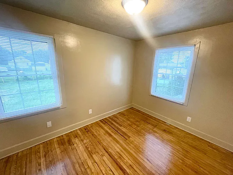 525 E Mills Ave — Photo 6