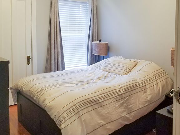 4th image of 3004 W Gunnison St APT 3