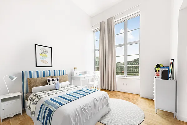 Sold by Modern Spaces | media 4