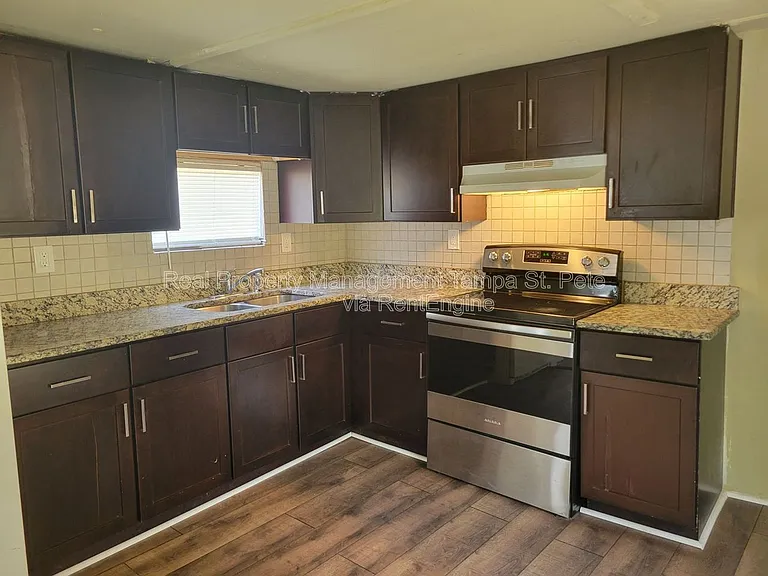 710 S 50th St #8 — Photo 7