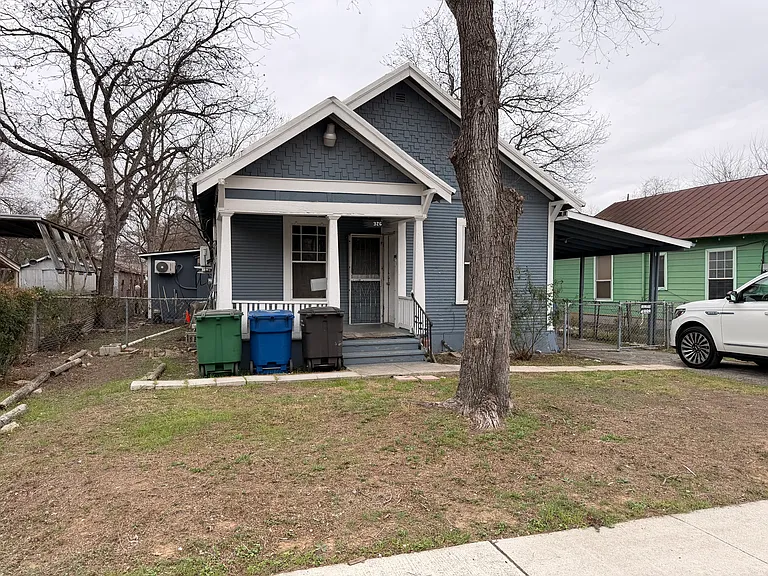 326 Topeka Blvd — Photo 3