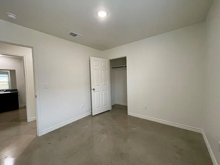 2317 Zanoletti Dr — Photo 19