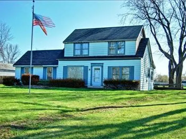 6N311 Papworth St, Roselle, IL 60172