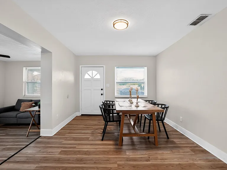 3313 W Leroy St — Photo 23