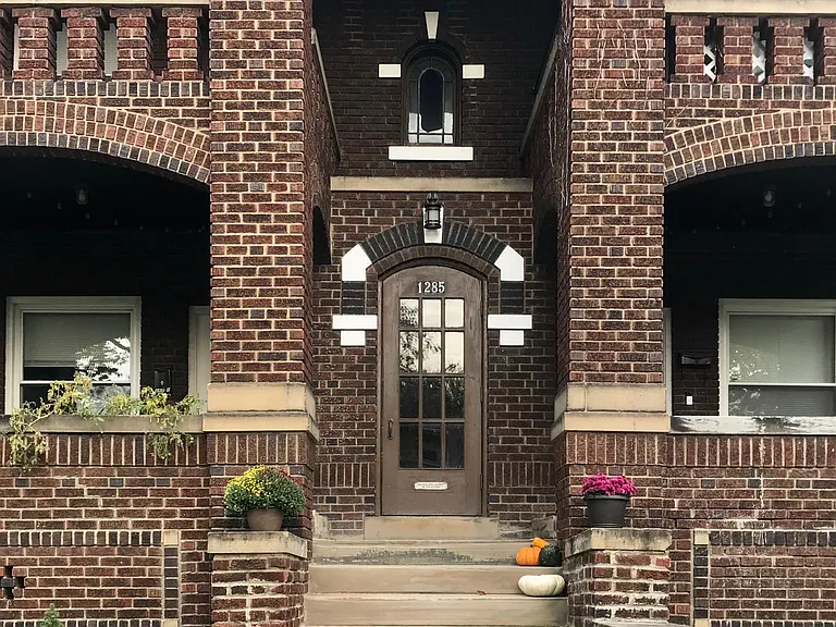 1285 W 114th St — Photo 13