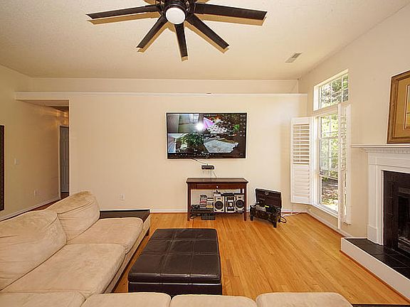 5th image of 3294 Morningdale Dr