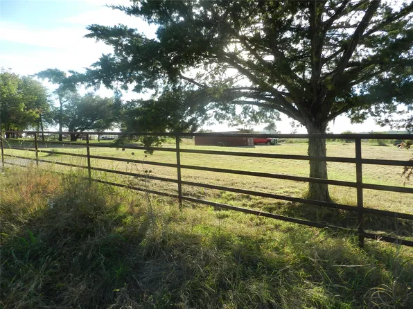 311 Windy Hill Ln, Springtown, TX 76082