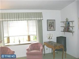 3rd image of 111 Anbury Ln