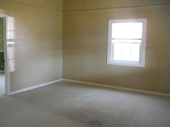 5th image of 405 Knox Ave