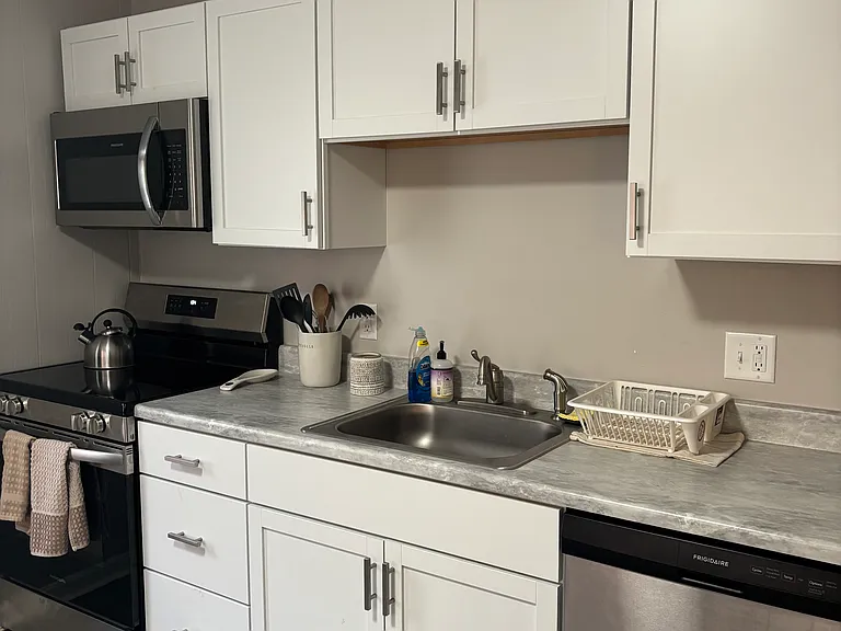 217 S Queen St #2 — Photo 3