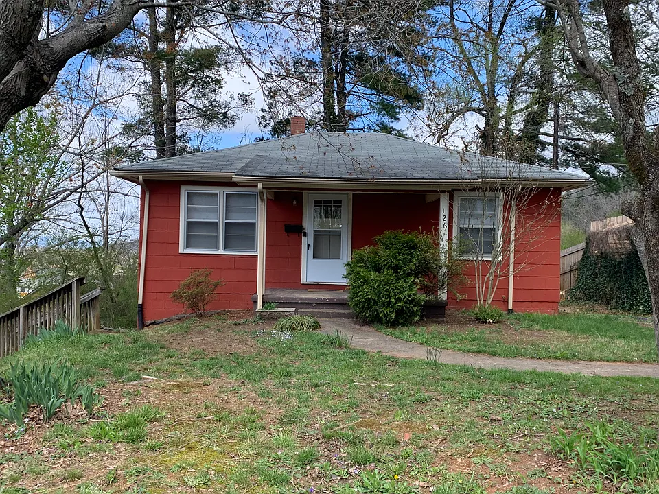 126 Mountain St