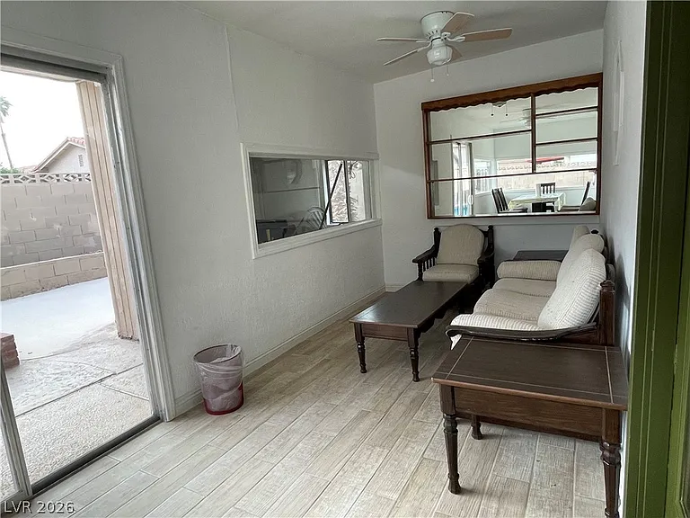 3823 El Camino Rd — Photo 25