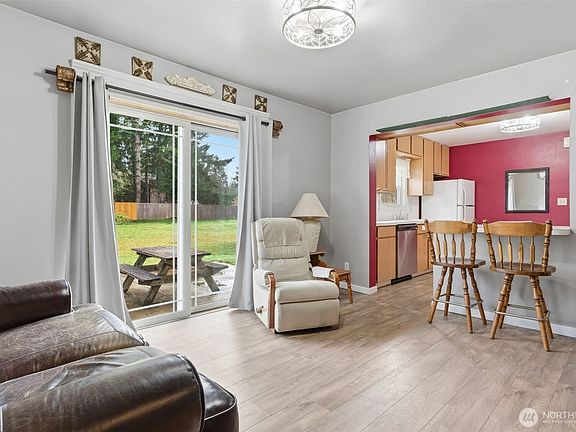 3rd image of 403 Queen Avenue