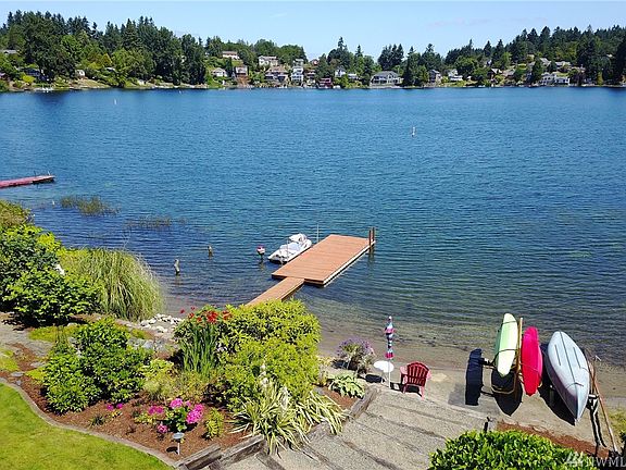 3rd image of 377 Lake Louise Dr SW