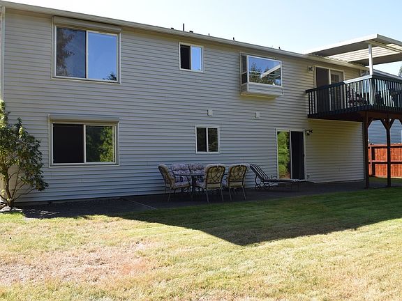 5th image of 3704 Madrona Ct SE