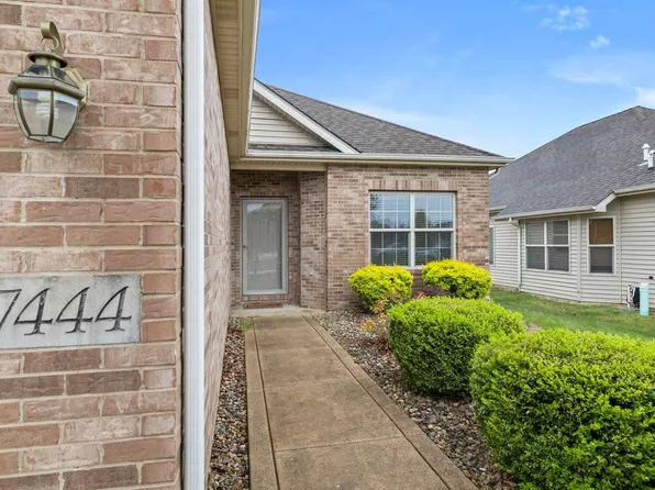 7444 103rd Dr, Crown Pt, IN 46307