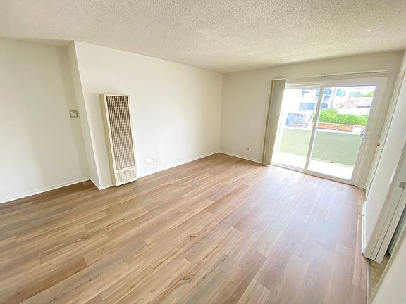 3rd image of 3332 Mentone Ave APT 9